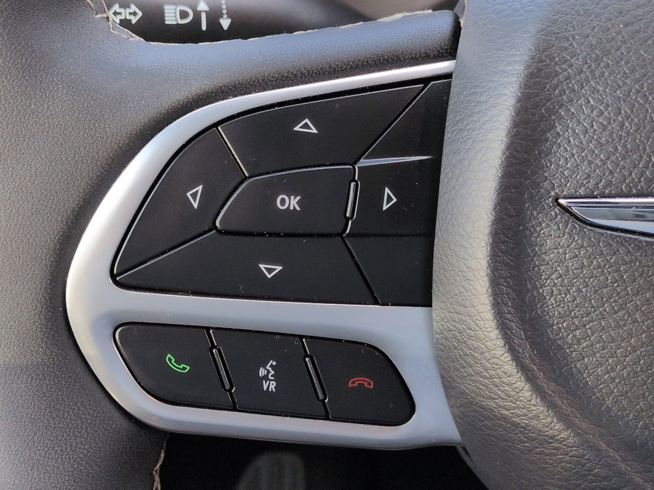 Used 2026 Chrysler Pacifica Select FWD image 25