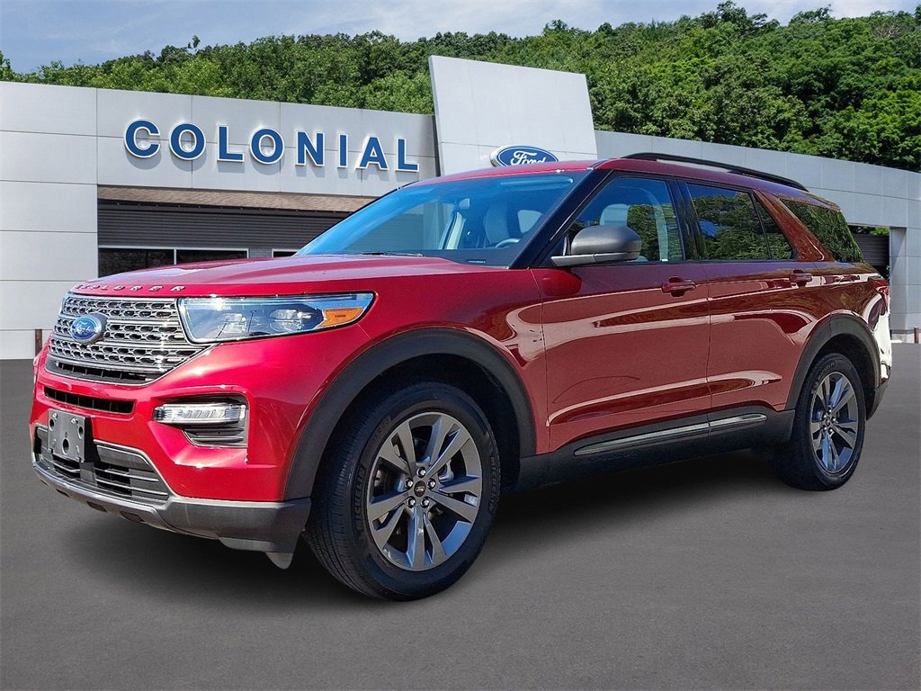 Certified 2021 Ford Explorer XLT w/ Equipment Group 202A image 3