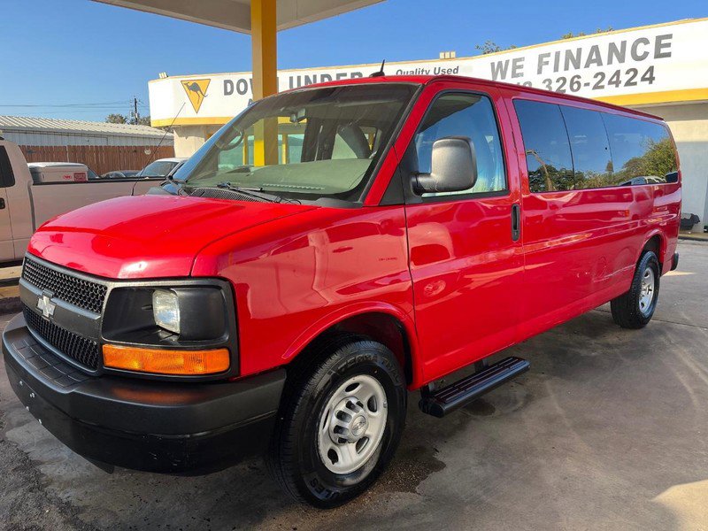 Used 2015 Chevrolet Express 3500 LS image 3