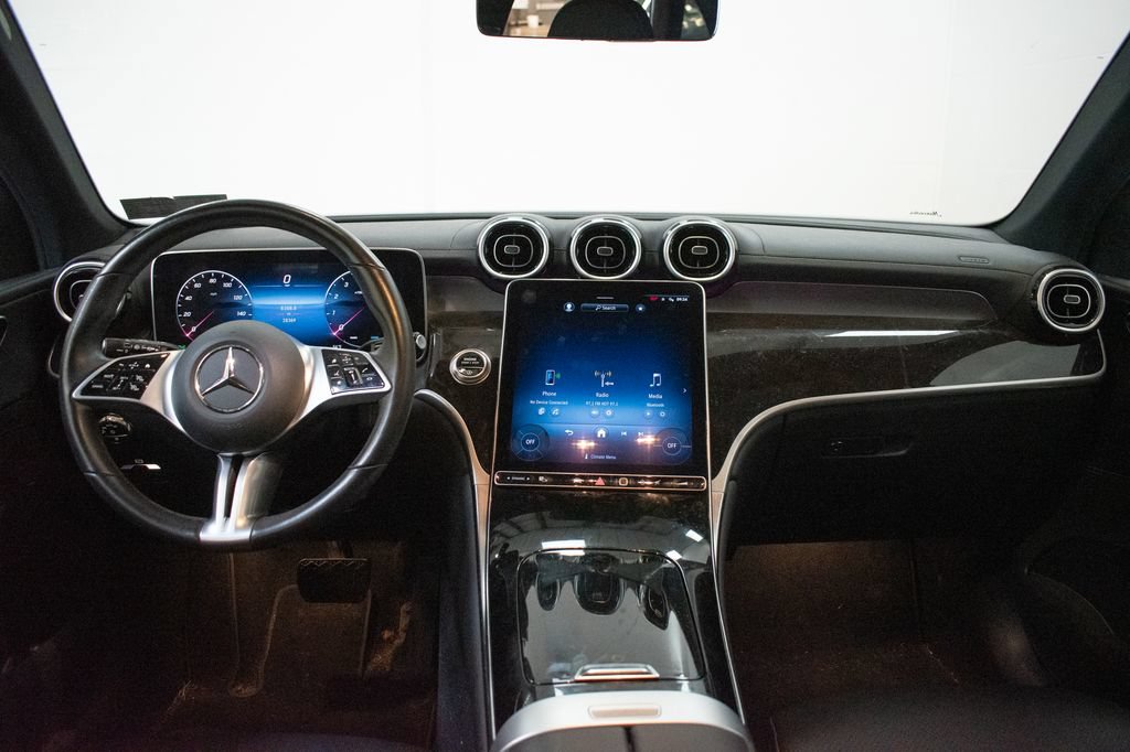 Used 2023 Mercedes-Benz GLC 300 4MATIC image 11