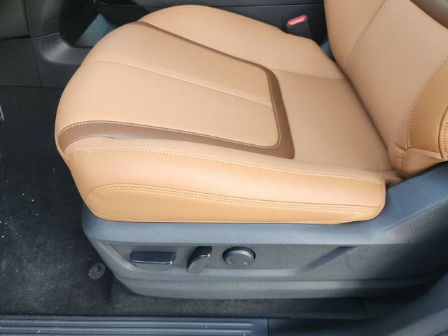 New 2026 Nissan Armada SL w/ Captain's Chari Seat Package image 17