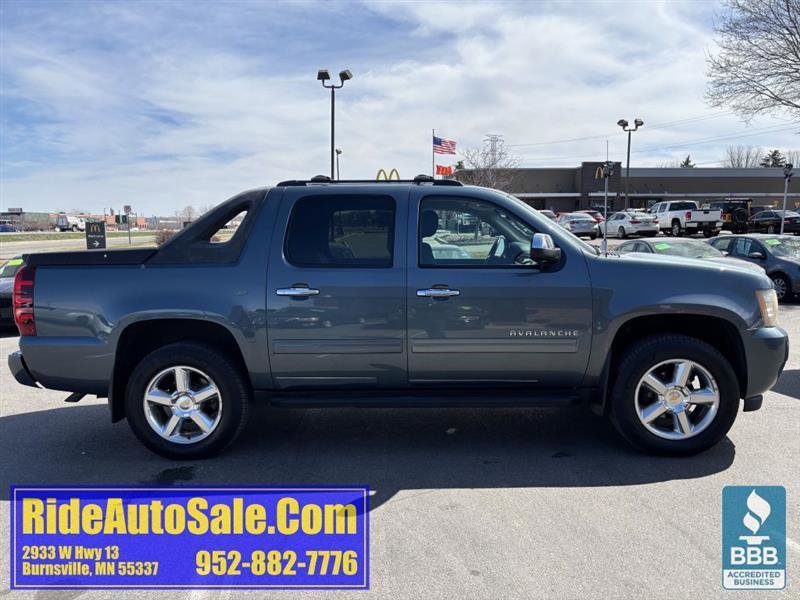 Used 2011 Chevrolet Avalanche LS w/ Regional Value Package image 4