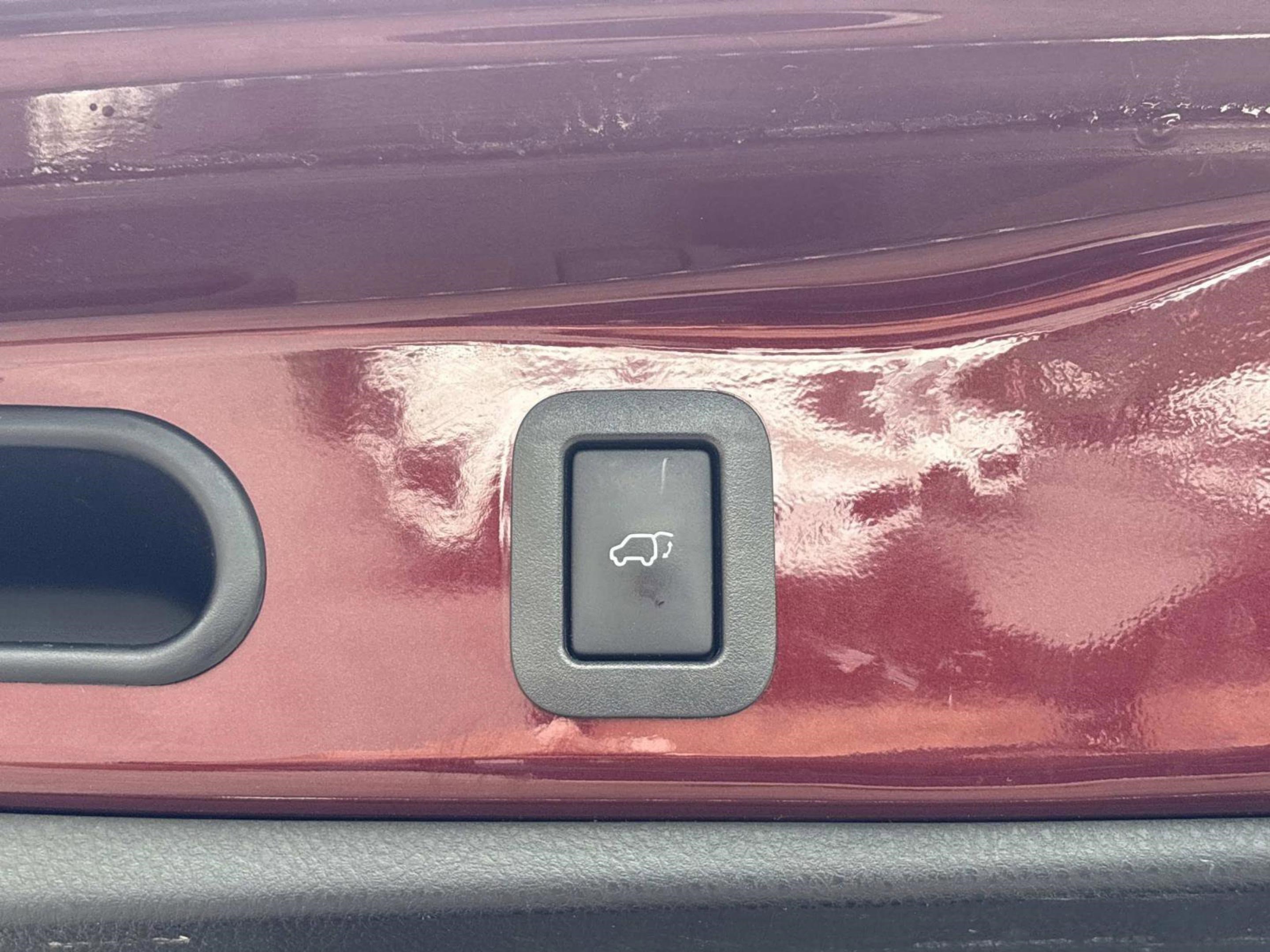 Used 2014 Toyota Highlander LE image 34