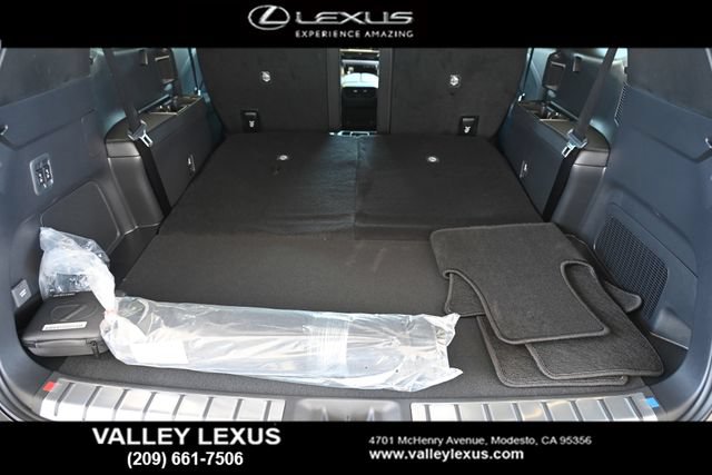 New 2026 Lexus TX 500h AWD image 17