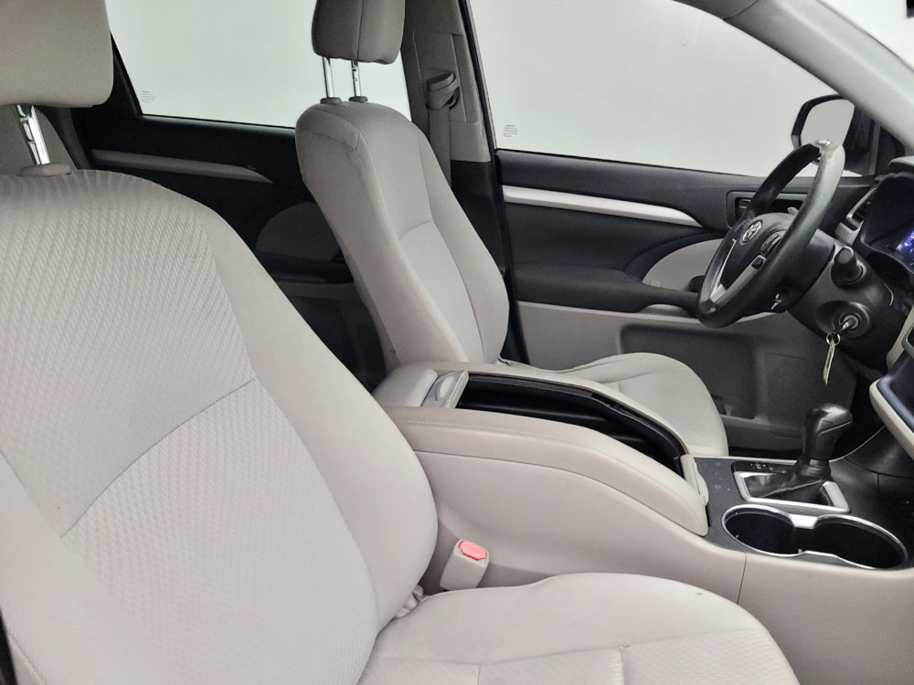 Used 2018 Toyota Highlander LE image 21