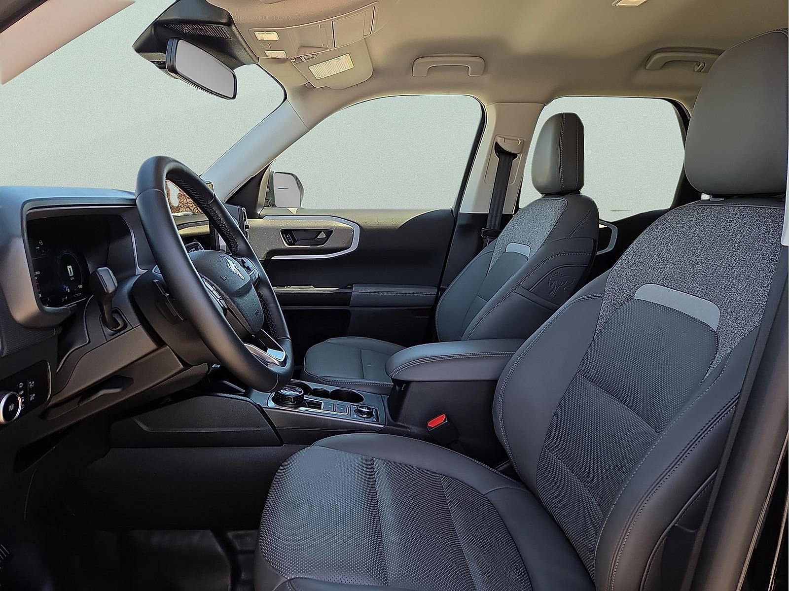 Used 2025 Ford Bronco Sport Badlands image 14