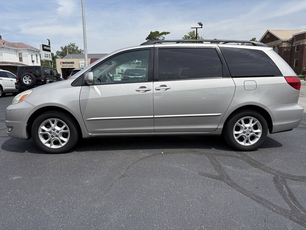 Used 2005 Toyota Sienna XLE FWD image 2