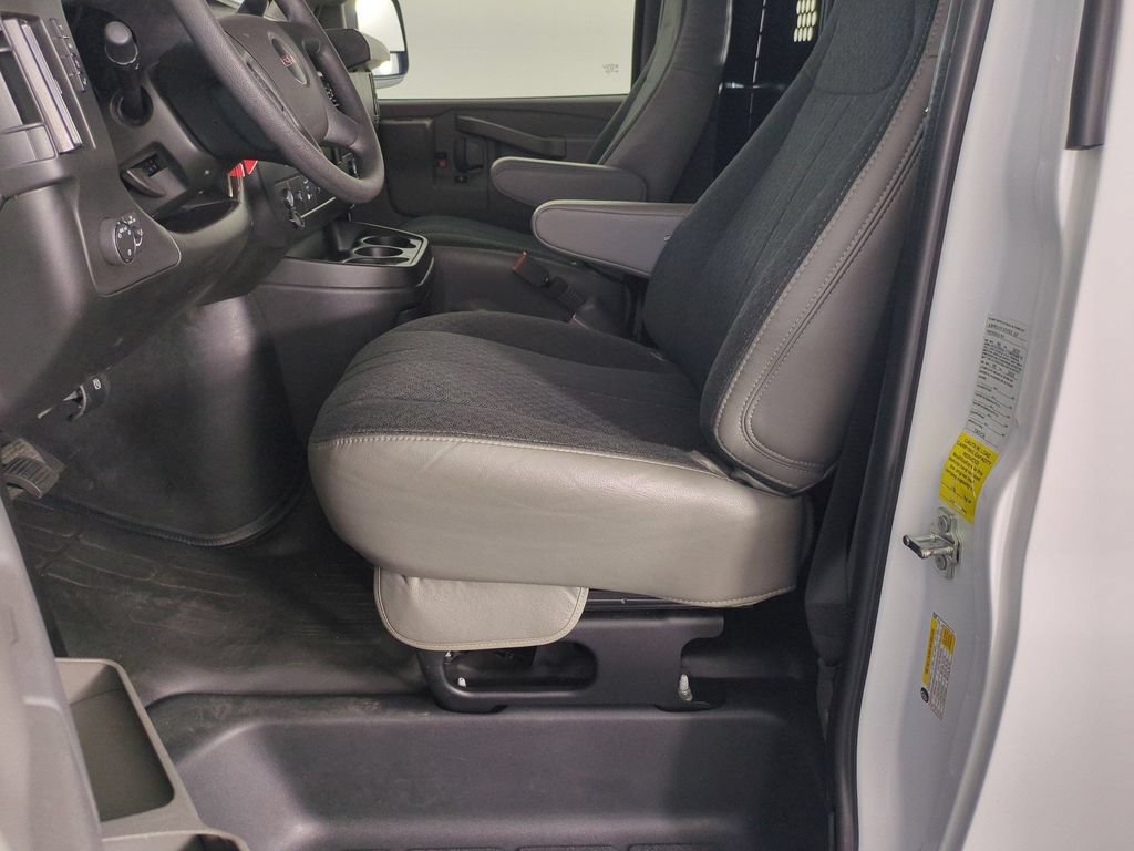 Used 2025 GMC Savana 2500 w/ Driver Convenience Package RWD image 15