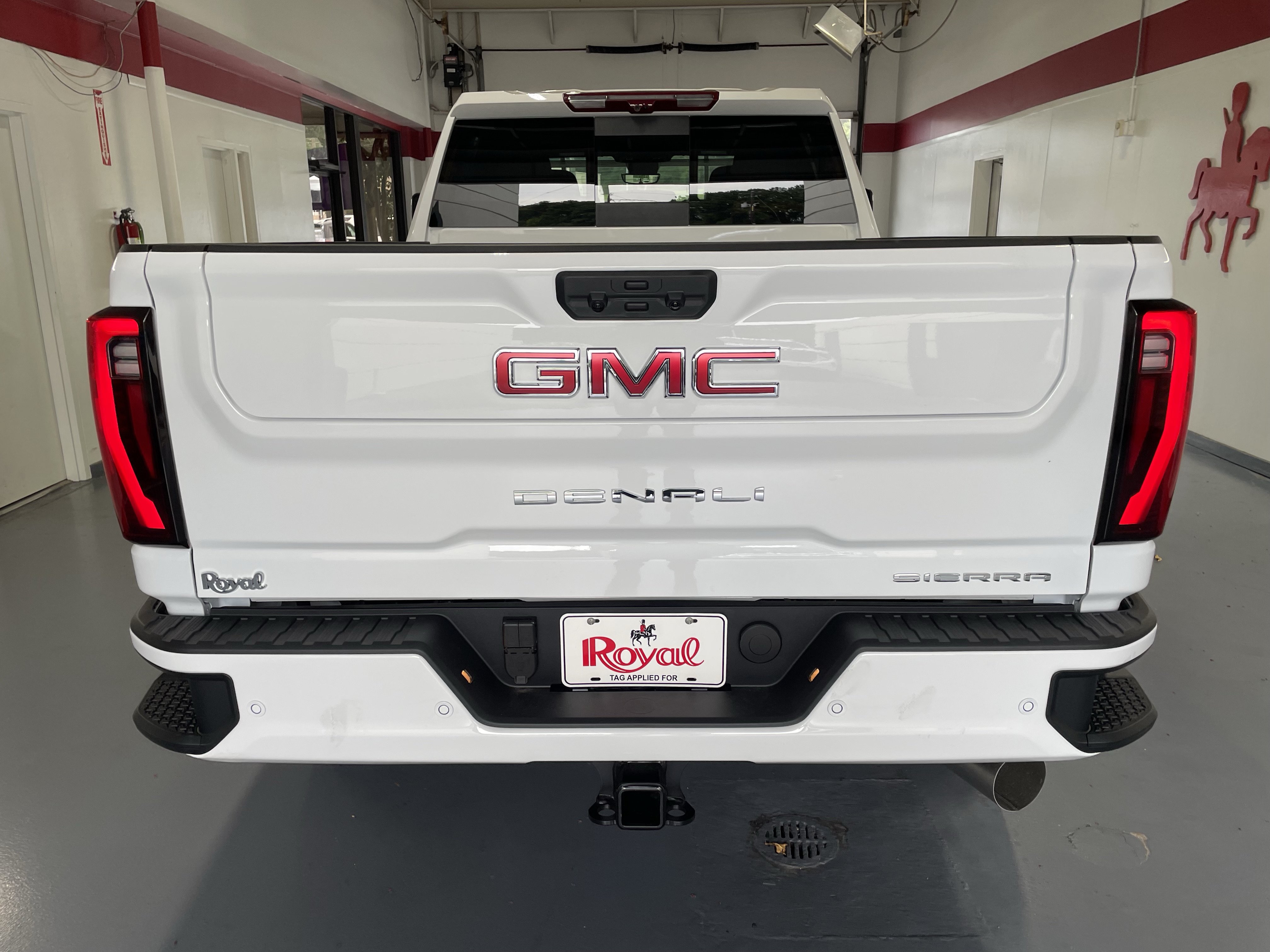 New 2026 GMC Sierra 2500 Denali w/ Denali Reserve Package AWD/4WD image 5