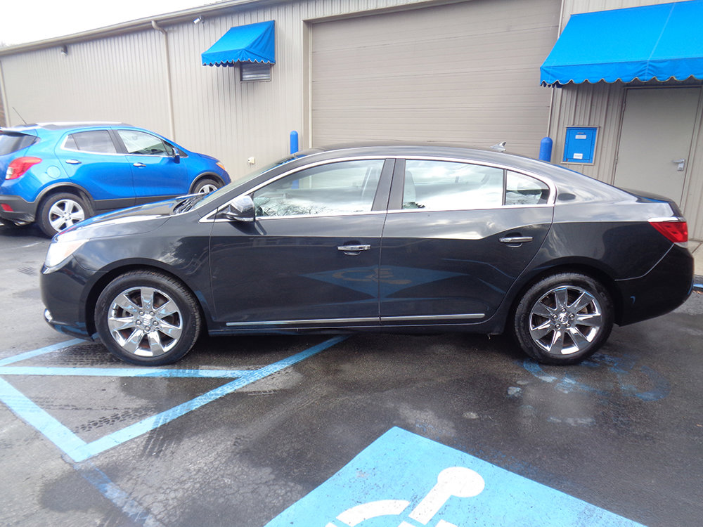 Used 2010 Buick LaCrosse CXL w/ Luxury Package AWD/4WD image 5