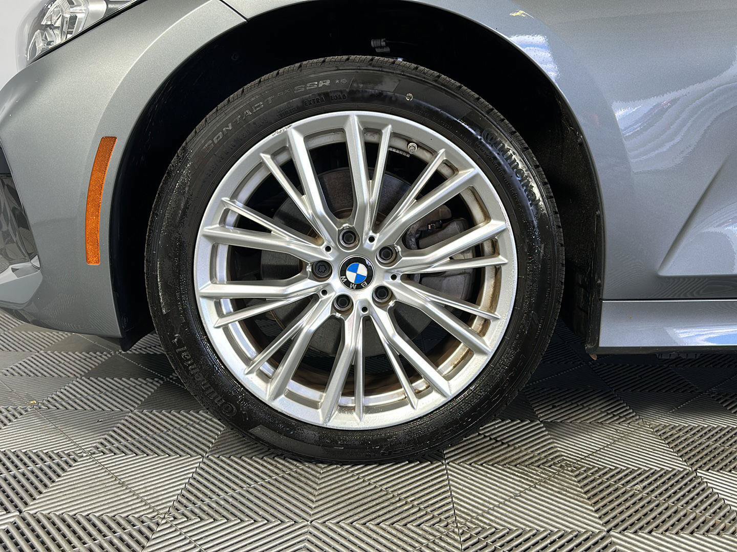 Used 2024 BMW 330i xDrive Sedan w/ Premium Package AWD/4WD image 9