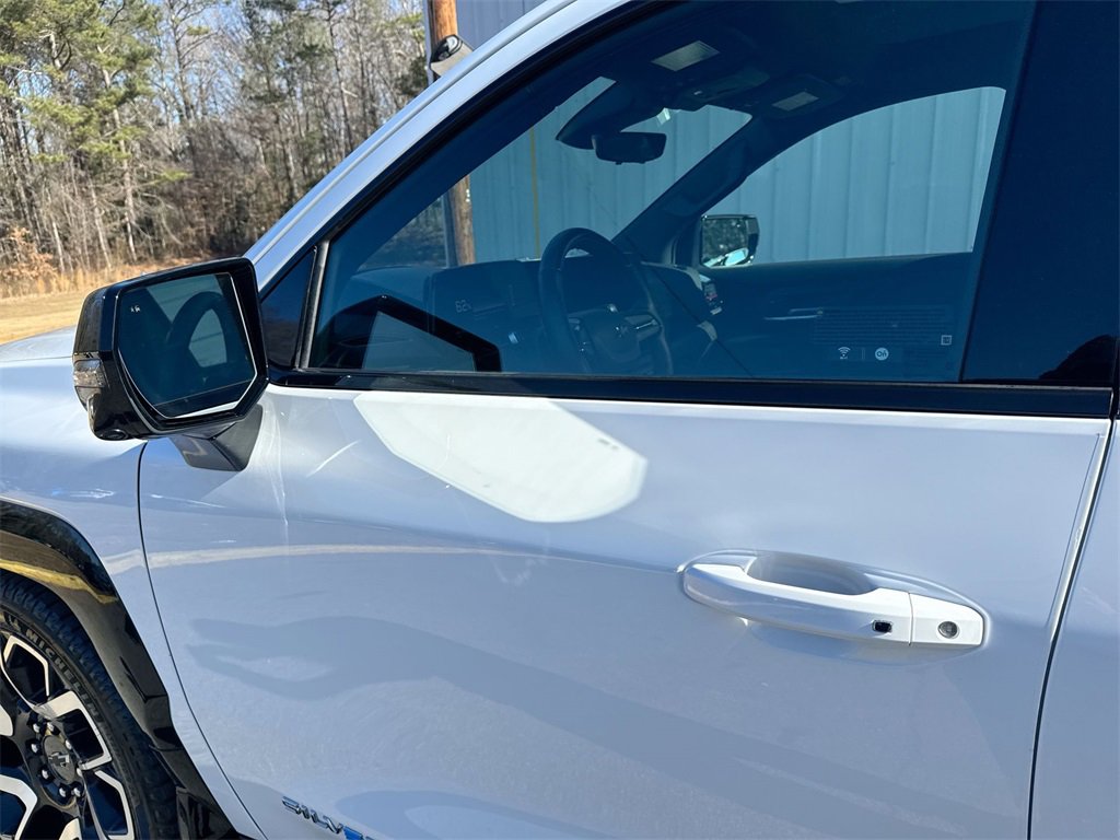 Used 2024 Chevrolet Silverado EV RST image 11