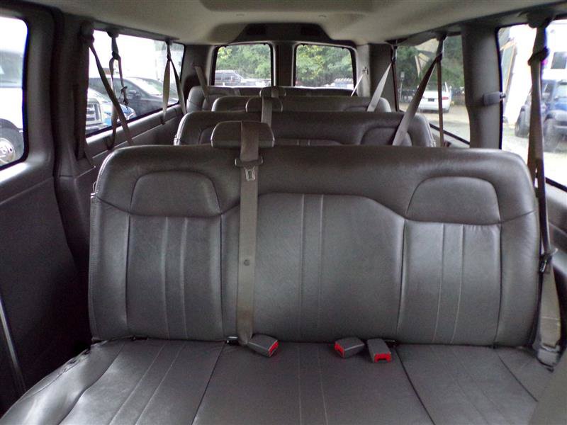Used 2017 Chevrolet Express 3500 LS RWD image 31