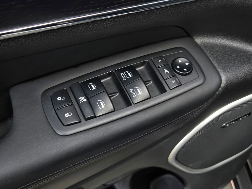Used 2018 Jeep Grand Cherokee Summit image 12