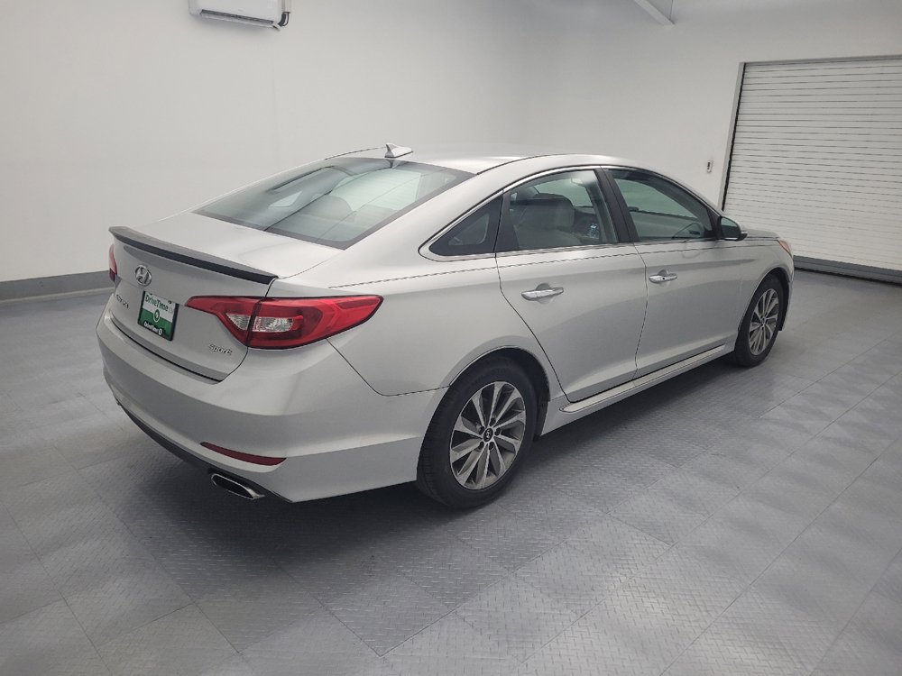 Used 2016 Hyundai Sonata Sport w/ Option Group 02 FWD image 10