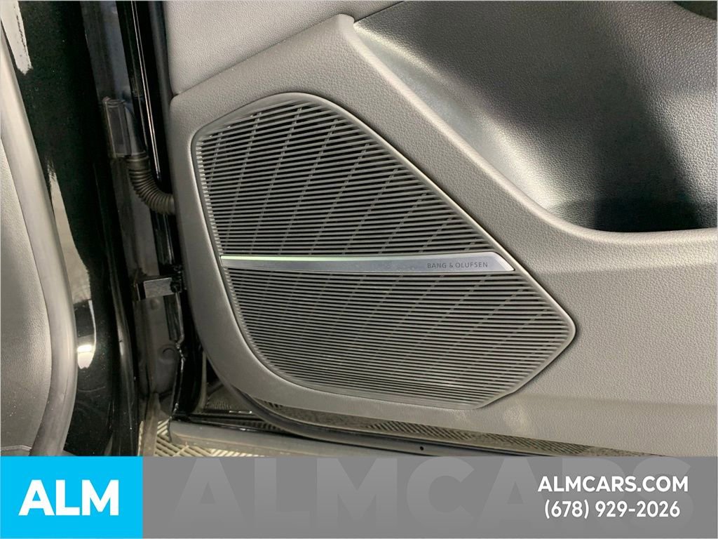 Used 2023 Audi Q8 Premium Plus image 39