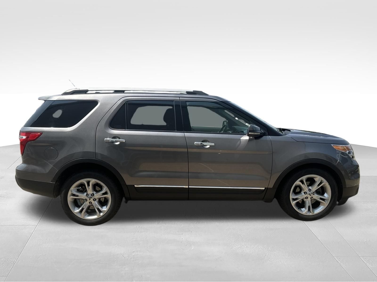 Used 2011 Ford Explorer Limited w/ Class III Trailer Tow Pkg AWD/4WD image 3