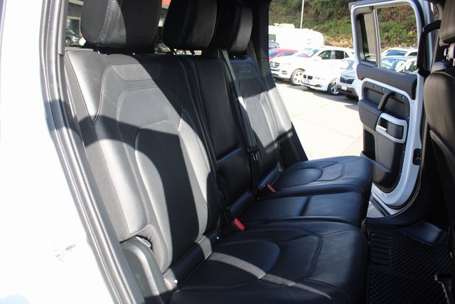 Used 2024 Land Rover Defender 110 S image 25