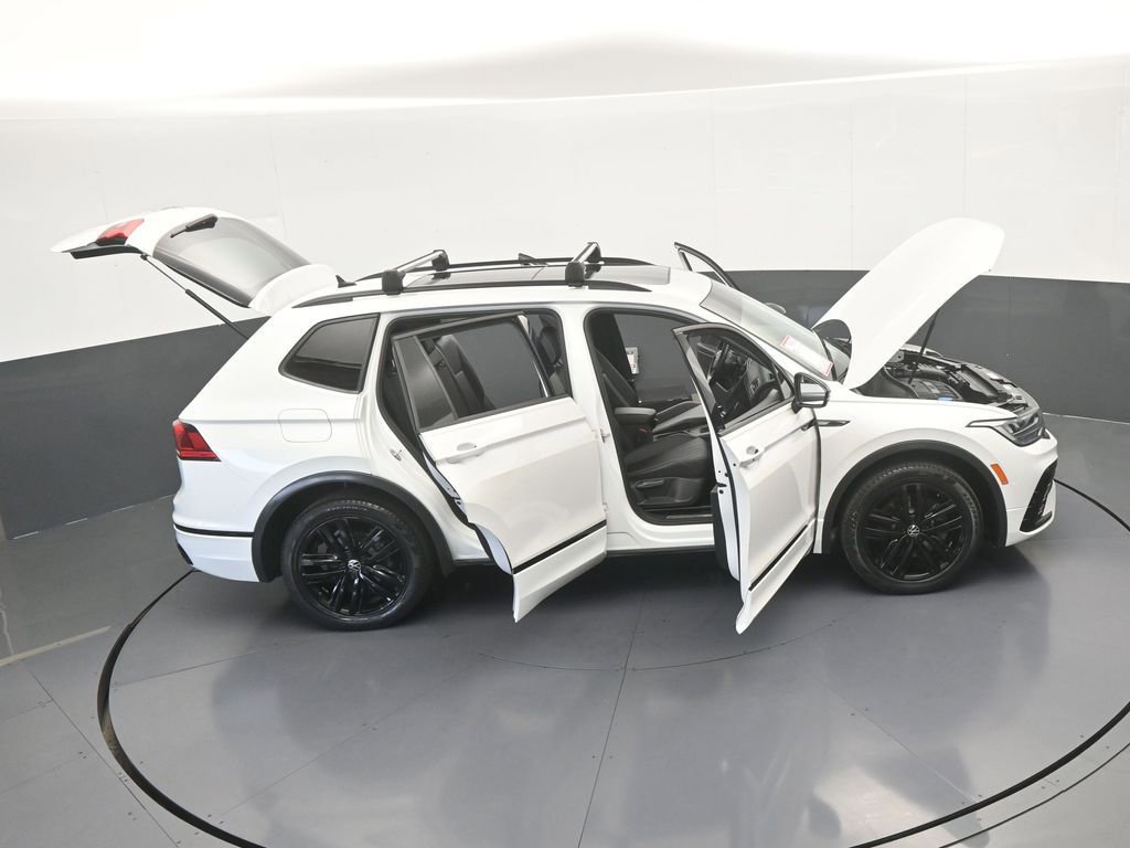Used 2022 Volkswagen Tiguan SE R-Line image 67