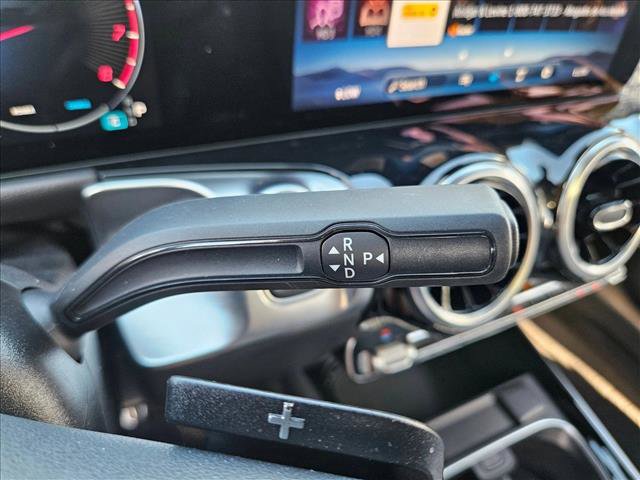 Used 2026 Mercedes-Benz GLB 250 image 12