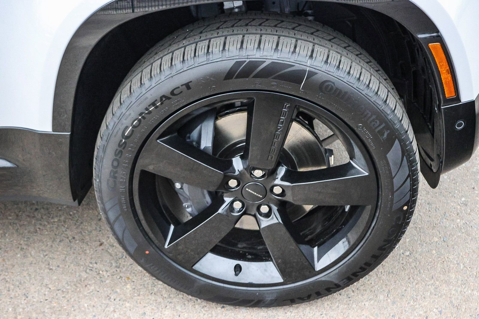 New 2026 Land Rover Defender 110 X-Dynamic SE image 14