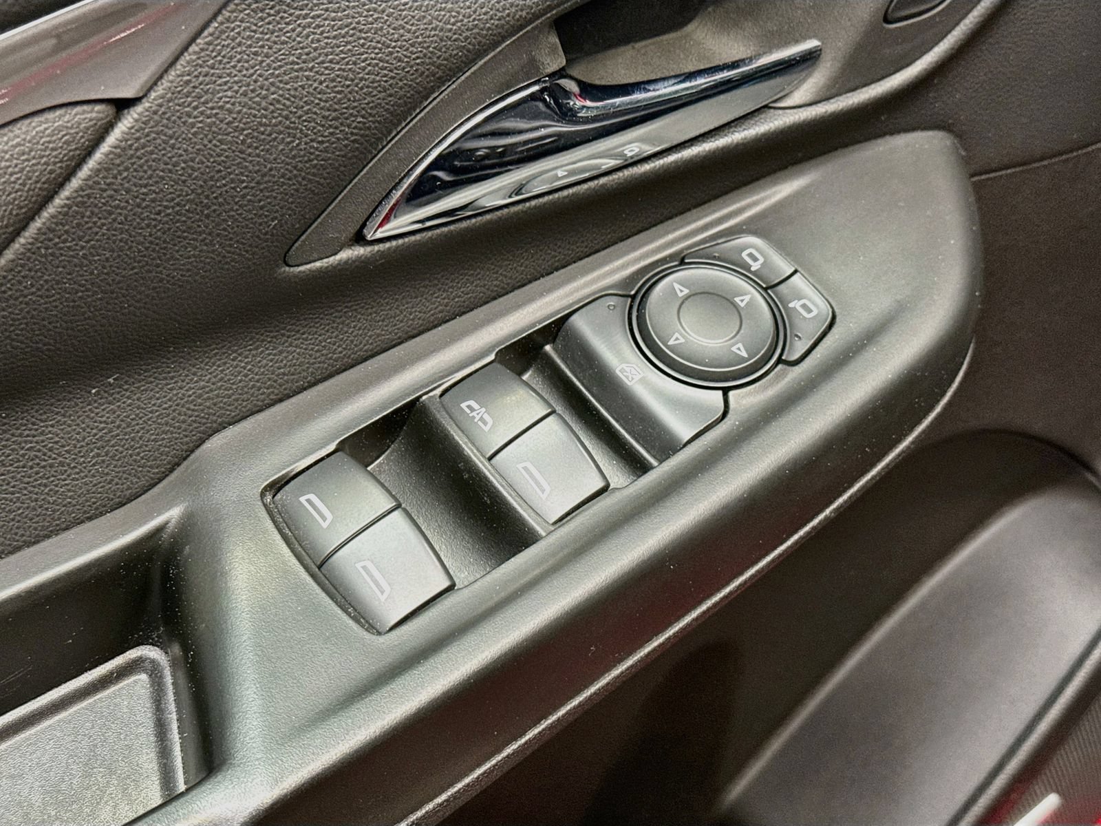 Used 2023 Chevrolet Bolt LT w/ Infotainment Package FWD image 21