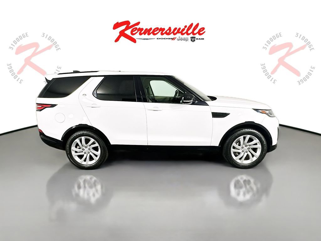 Used 2020 Land Rover Discovery Landmark image 8