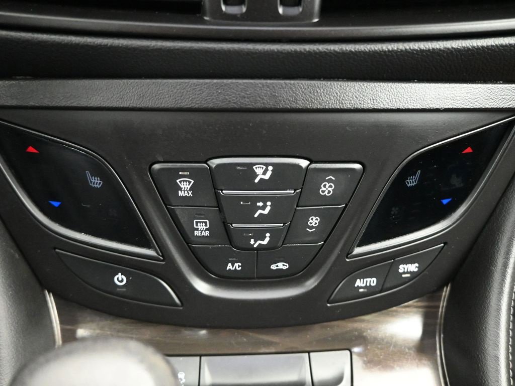 Used 2020 Buick Envision Essence image 16