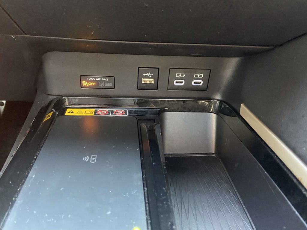 Used 2025 Toyota Camry XSE FWD image 30