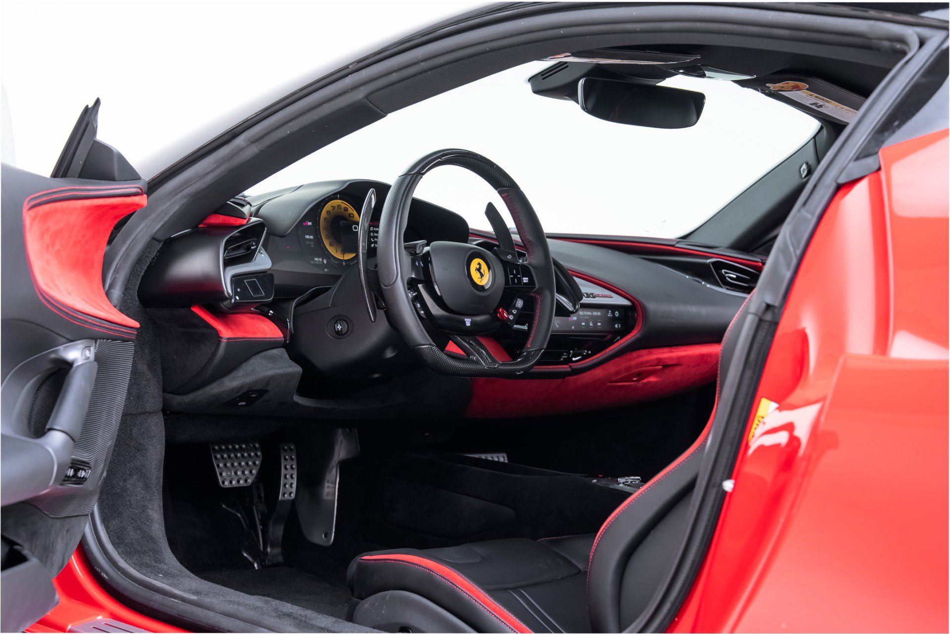 Used 2023 Ferrari SF90 Stradale AWD/4WD image 2