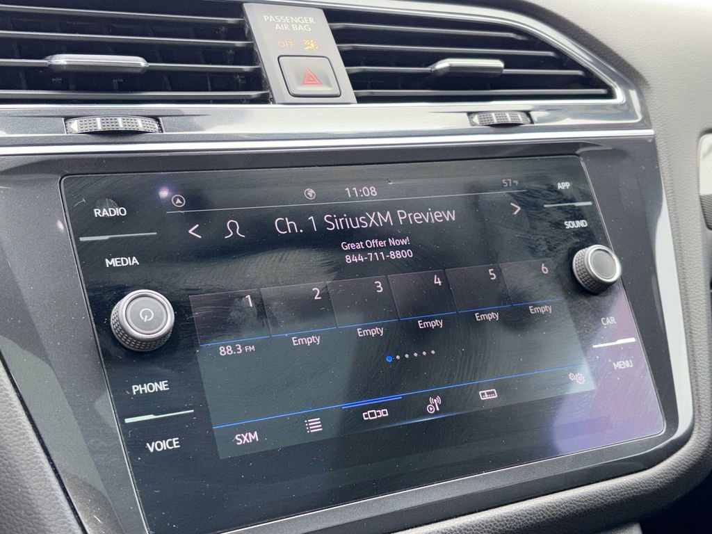 Certified 2022 Volkswagen Tiguan SE R-Line image 7