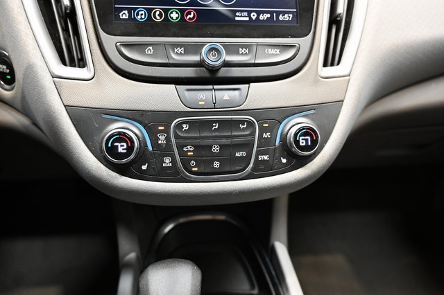 Used 2022 Chevrolet Malibu LT image 17
