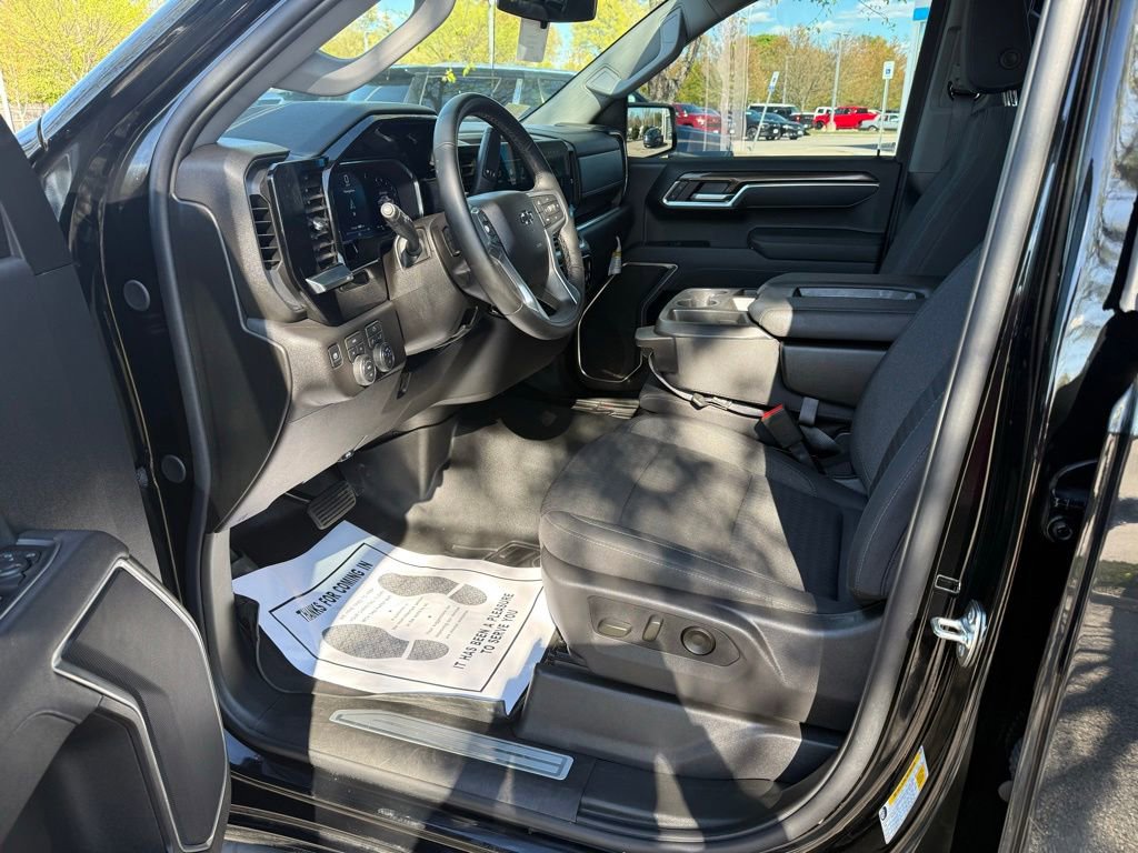 Used 2026 Chevrolet Silverado 1500 RST AWD/4WD image 11