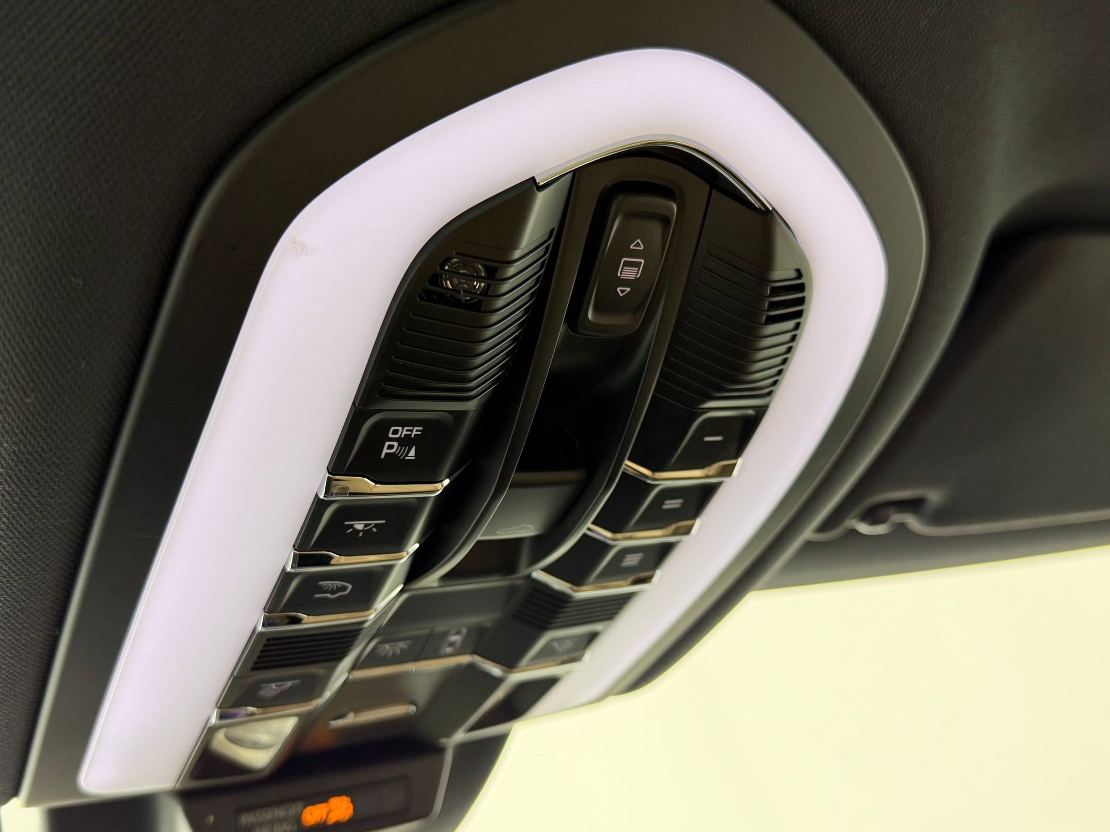 Certified 2023 Porsche Macan image 27