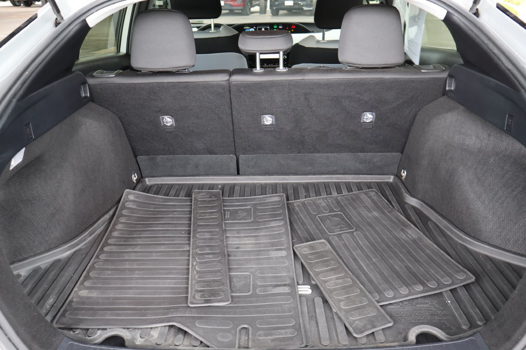 Certified 2020 Toyota Prius LE AWD/4WD image 51