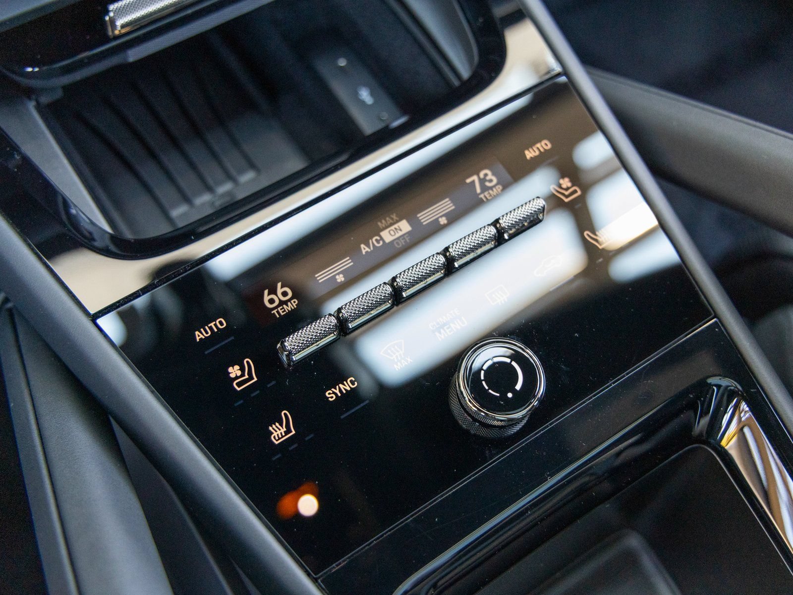 New 2025 Porsche Cayenne Turbo AWD/4WD image 38