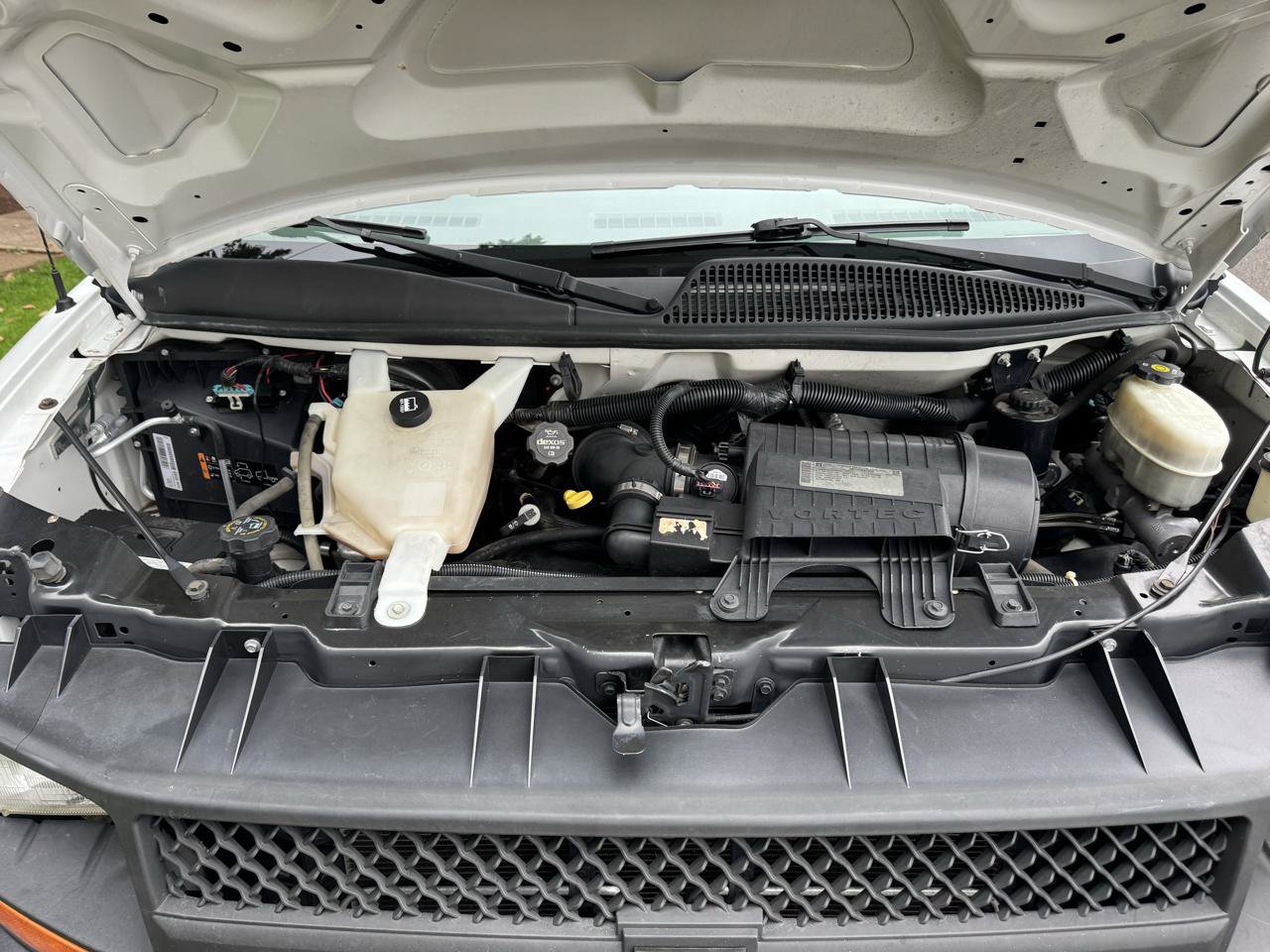 Used 2014 Chevrolet Express 2500 RWD image 35