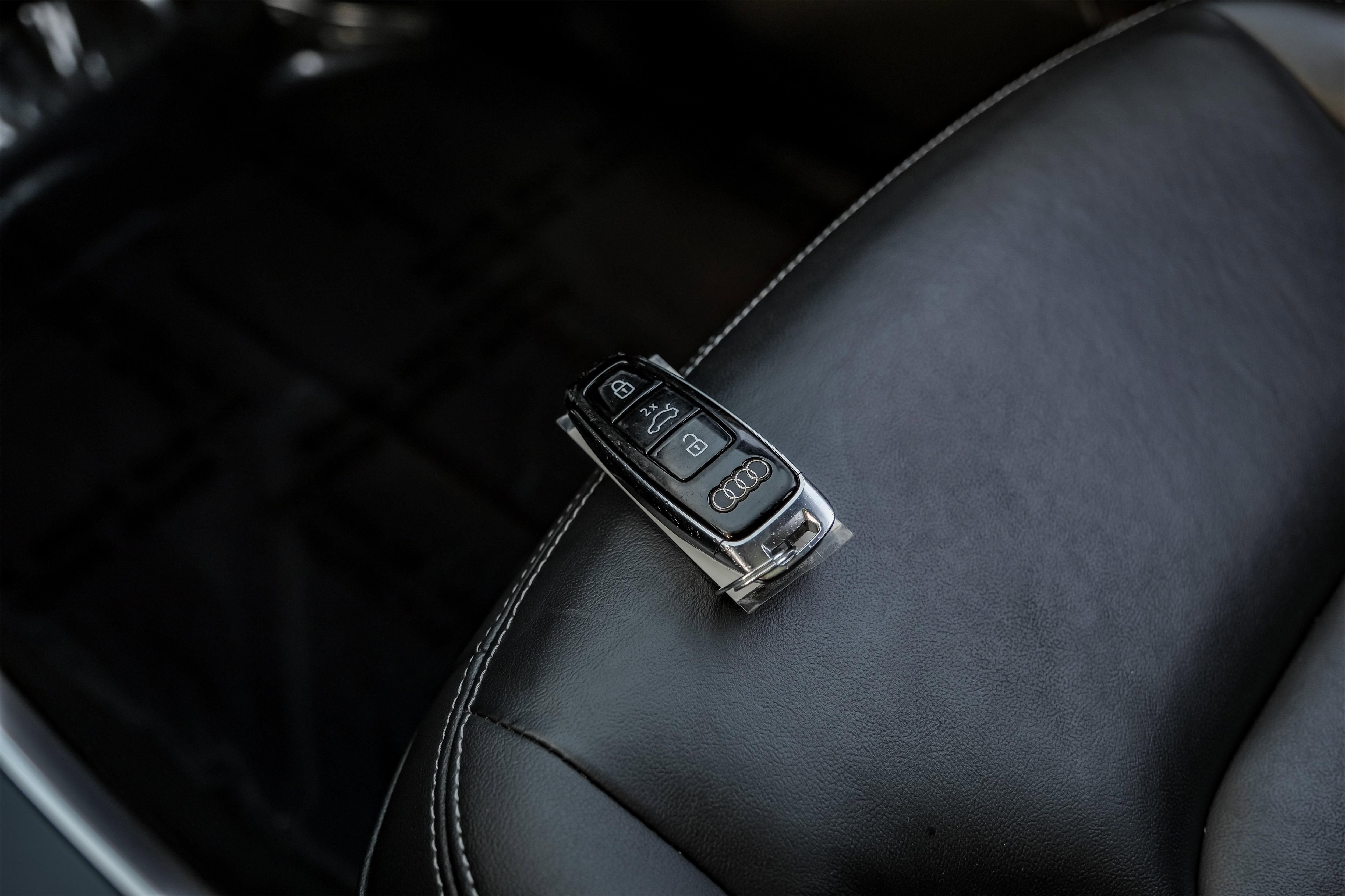 Used 2021 Audi Q8 Premium w/ Convenience Package image 53