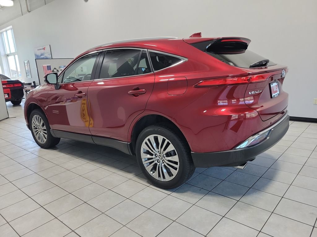 Used 2023 Toyota Venza XLE AWD/4WD image 8