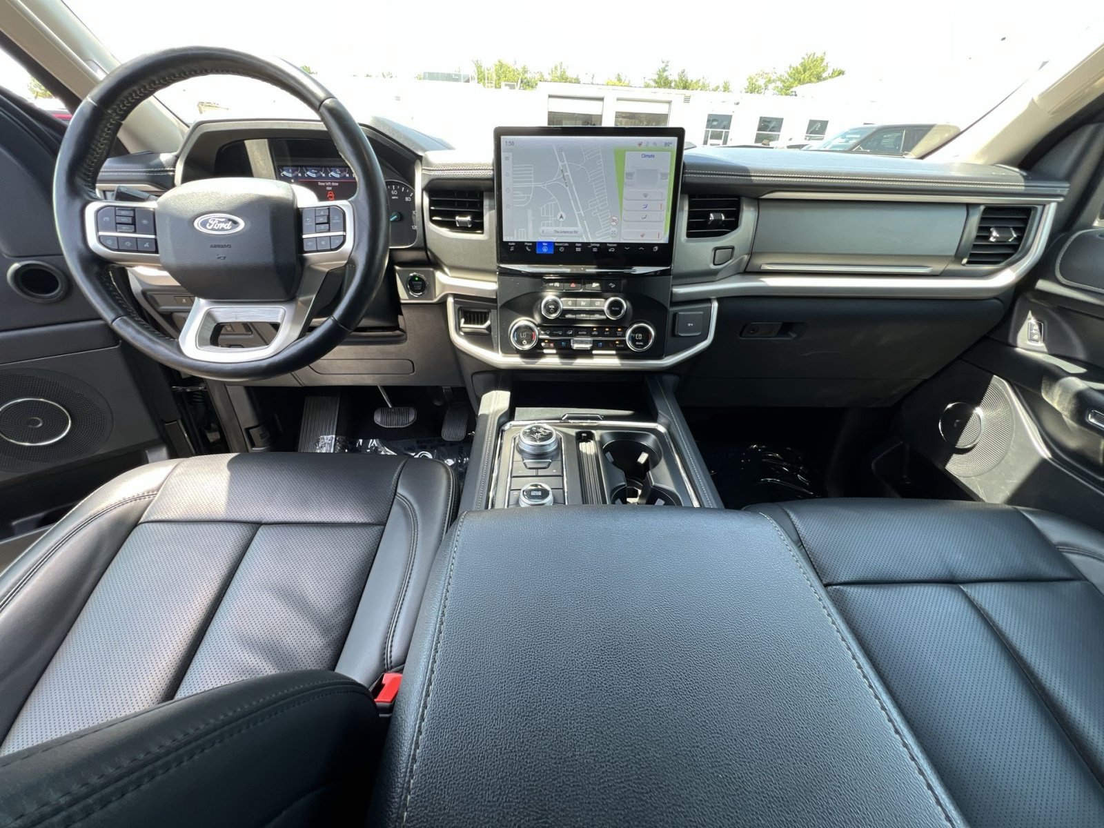 Used 2024 Ford Expedition XLT AWD/4WD image 31