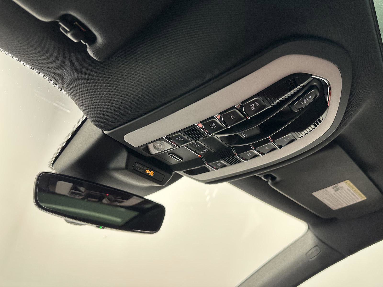 Certified 2025 Porsche Macan image 32