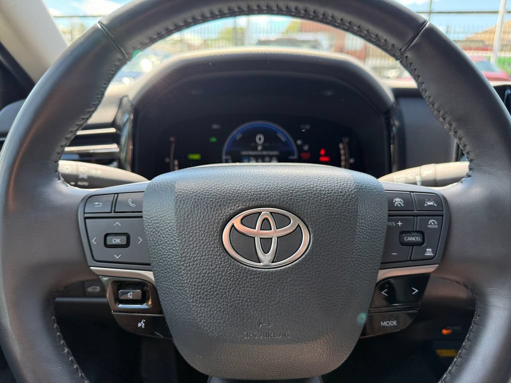 Certified 2025 Toyota Camry LE AWD/4WD image 32