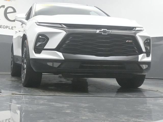 Used 2023 Chevrolet Blazer RS w/ Driver Confidence II Package FWD image 3