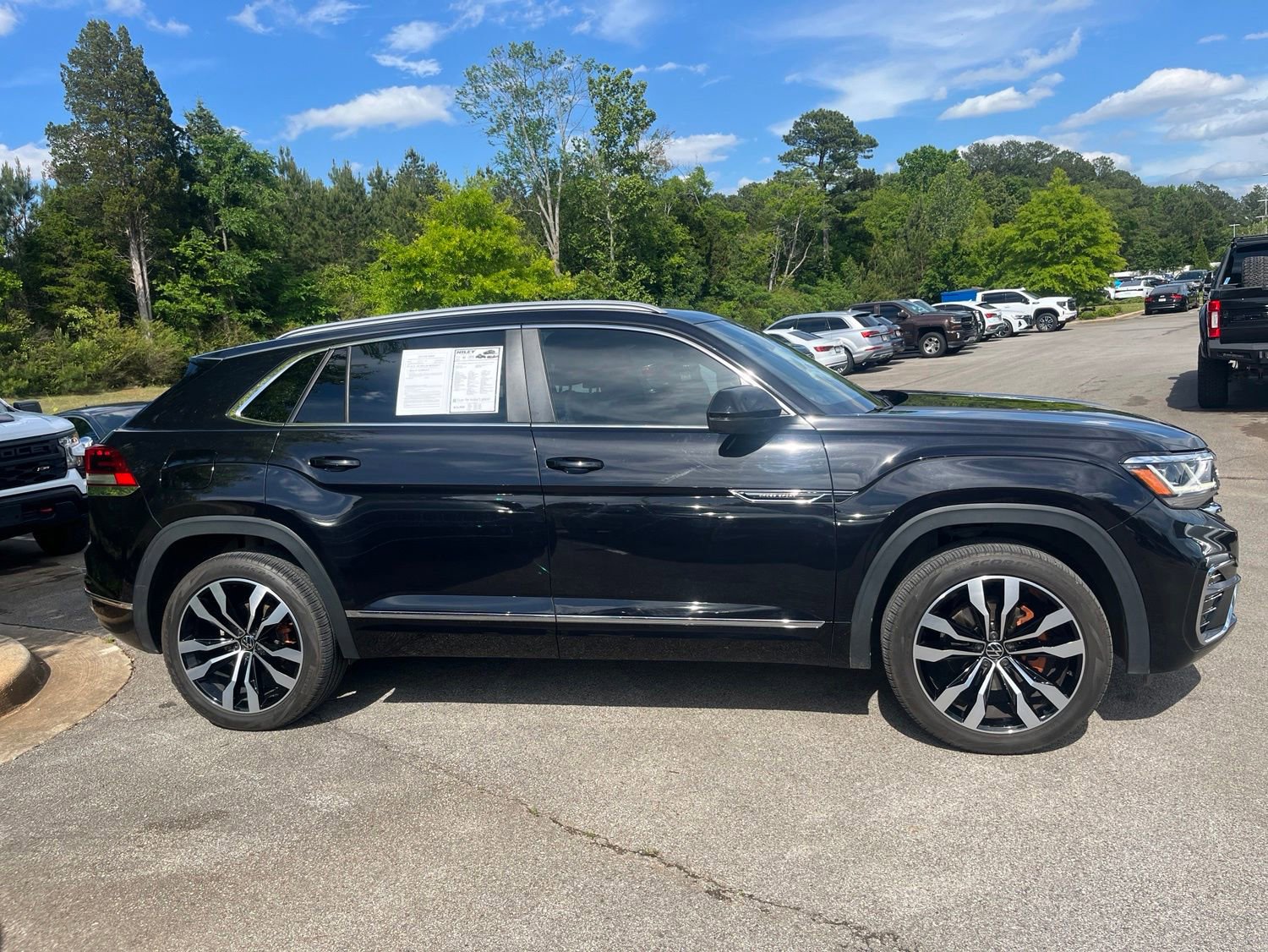 Used 2020 Volkswagen Atlas Cross Sport SEL R-Line AWD/4WD image 4