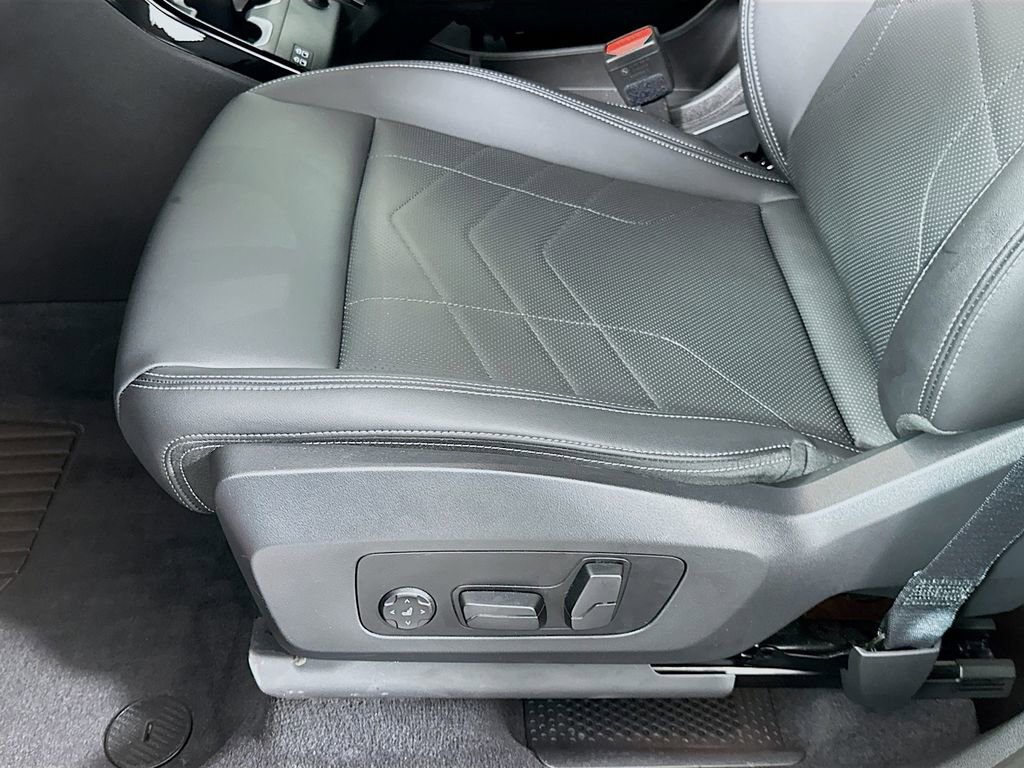 Used 2025 BMW X1 xDrive28i w/ Convenience Package image 19