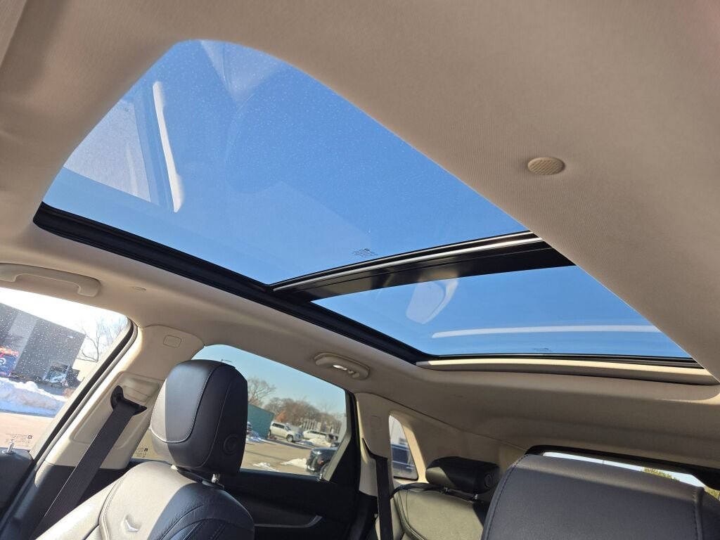 Used 2018 Cadillac XT5 Luxury w/ Driver Awareness Package image 28