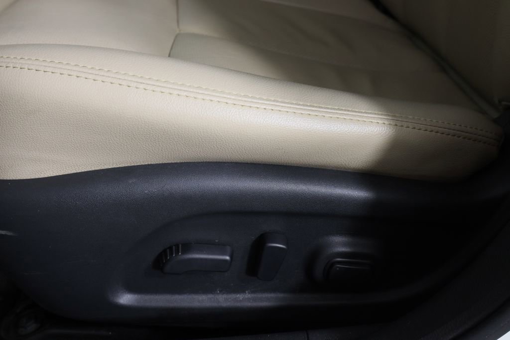 Used 2017 Nissan Altima 2.5 SL w/ Technology Package image 25