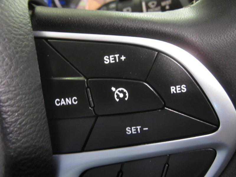 Used 2023 Chrysler Voyager LX FWD image 25
