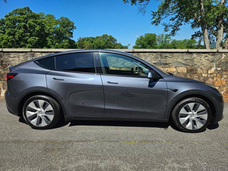 Used 2023 Tesla Model Y Long Range AWD/4WD image 10