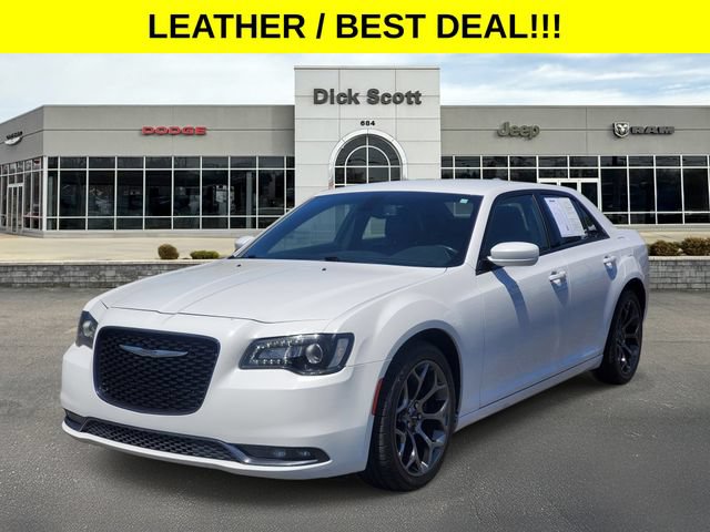 Used 2018 Chrysler 300 S RWD image 2